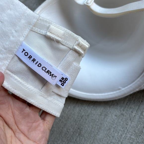 Torrid Bra Bundle - Picture 2 of 4